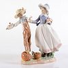 Scarecrow and the Lady 1005385 - Lladro Porcelain Figurine