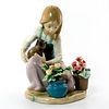 Watering the Flowers 1978/1990 1001376 - Lladro Porcelain Figurine