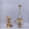 Lote de 2  lámparas. México, Siglo XX. Elaboradas en latón dorado y cristal Diseños a manera de lámparas de petroleo. Para 1...