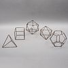 SET DE POLIEDROS. SIGLO XX. Estructura tubular de hierro. Consta de cubo, tetraedro, hexaedro, dodecaedro e icosaedro. Pieza...