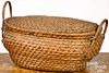 Unusual Pennsylvania rye straw lidded basket