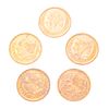 Cinco monedas de dos y medio pesos en oro amarillo de 21k. Peso: 10.4 g.