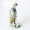 Feedtime 1001277 - Lladro Porcelain Figure