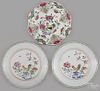 Pair of Chinese famille rose porcelain plates, late 18th c., with rooster decoration, 9'' dia.
