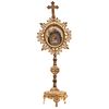 RELICARIO SIGLO XVIII Elaborado en metal dorado Contiene una reliquia de San Agustín. Con inscripción en filacteria: “S. Agust...