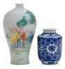 Finely Enameled Meiping-Form Vase and 粉彩人物梅瓶和青花几何花纹象腿瓶，梅瓶高5.25英寸，乾隆款，象腿瓶高3.125英寸，