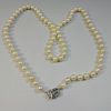 ELEGANT NATURAL PEARL NECKLACE WITH 14K WHITE GOLD DIAMOND CLASP