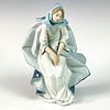 Mary 1005747 - Lladro Figurine