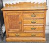 VICTORIAN OAK CHEST OF DRAWERS