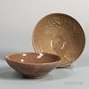 Two Celadon-glazed Stoneware Bowls 两只青瓷陶碗