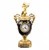 French table clock of Napoleon III style in gilt bronze and Reloj de sobremesa francés estilo Napoleón III en bronce do