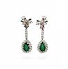 Emeralds and diamonds long earrings, circa 1950 Pendientes largos de esmeraldas y diamantes, hacia 1950