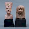 Par de bustos egipcios. Siglo XX. Elaborados en resina. Con base de madera. Representaciones de faraónes. Decorados con esmalte dorado.