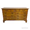 Eldred Wheeler Queen Anne-style Chest of Drawers