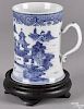 Chinese export porcelain blue and white mug, 19th c., 7'' h.