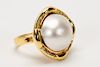 Yellow Gold & Mabe Pearl Ring
