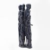 Grupo de guerreros. África, siglo XX. Talla en madera de palisandro ebonizado.