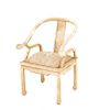 Sillón. Siglo XX. Estructura de madera laqueada color marfil con textil color beige. Reslpado semiabierto, asiento acojinado.
