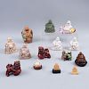 Lote de figuras orientales China, siglo XX Elaborados en diferentes materiales y de diferentes tamaños. Piezas: 14