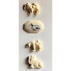 SMALL CARD OF NATURAL MATERIAL ANIMAL BUTTONS