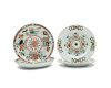 Pair of Chinese Export Porcelain Famille Verte Shallow Bowls and a Pair of Chinese Export Porcelain Plates