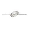 Prendedor con perla y diamantes en oro blanco de 14k. 1 media perla cultivada de 19 mm. 11 diamantes corte 8 x 8. Peso: 12.8 g...