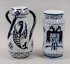 Lote de floreros. España, siglo XX. Elaborados en cerámica vidriada con motivos en azul cobalto. Piezas: 2