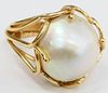 LARGE RETRO 14KT Y GOLD AND MOBE PEARL RING