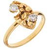 Anillo con diamantes en oro amarillo de 14k. Peso: 3.1 g. Talla: 6 ¾   2 Diamantes corte brillante ~0.30 ct
