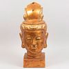 Cabeza del Príncipe Siddharta Gautama (Buda). Origen oriental. Siglo XX. Elaborada en resina dorada.