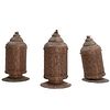 Lote de 3 lámparas de techo. S.XX. Estilo marroquí. Elaboradas en latón. Para una luz c/u. Decoradas con elementos florales y calados.