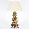 Jarrón en esteatita tallada adaptado a lámpara. China, siglo XX.