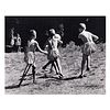 DAVID SEYMOUR "Amputee Children playing soccer", 1949 Huecograbado Sin enmarcar Con certificado de autenticidad. 14.5 x 18.7 cm