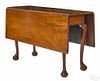 Massachusetts Chippendale mahogany drop leaf table, late 18th c., with ball and claw feet, 29'' h.