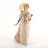 English Lady 1005324 - Lladro Porcelain Figure