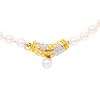 Collar con perlas y diamantes en oro amarillo de 18k. 67 perlas cultivadas color crema de 5 mm. 15 diamantes corte 8 x 8. Peso...