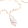 Collar de perlas de río y broche de plata .925. 1 perla cultivada color blanco de 28 x 18 mm. Peso: 14.2 g.