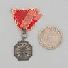 Lote de dólar "Morgan" y medalla de veterano de la Gran Guerra Karl-Truppenkreuz.  EE.UU. y Austria-Hungría, siglo XIX - XX. Pz: 2.
