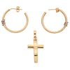 CROSS AND PAIR OF EARRINGS IN 14K YELLOW GOLD Weight: 6.0 g