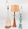 Lote de 3 lámparas de mesa. SXX. Elaboradas en cristal tipo Murano, latón y mármol. Diseños orgánicos. Para una luz.