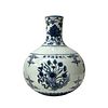 White and blue Chinese TIANQIUPING style vase
