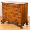 Chippendale maple chest of drawers, late 18th c.