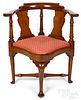 New England Queen Anne mahogany corner chair