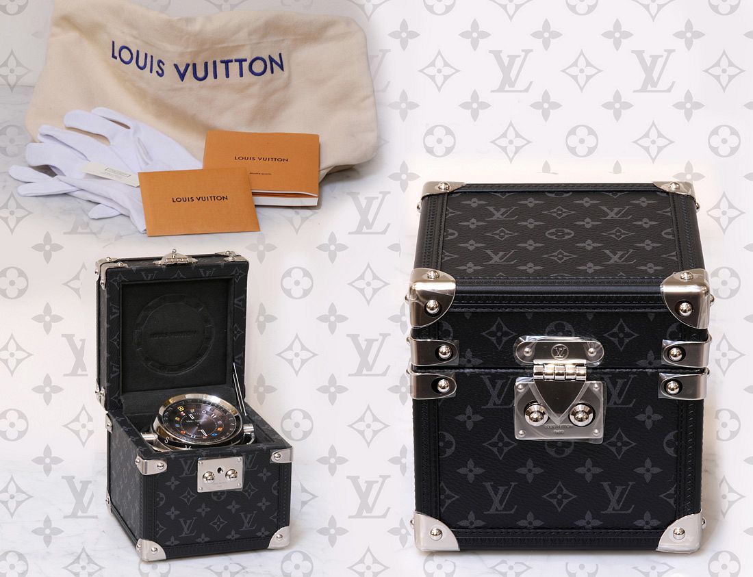 A Louis Vuitton TRUNK TABLE CLOCK for sale at auction on 13th