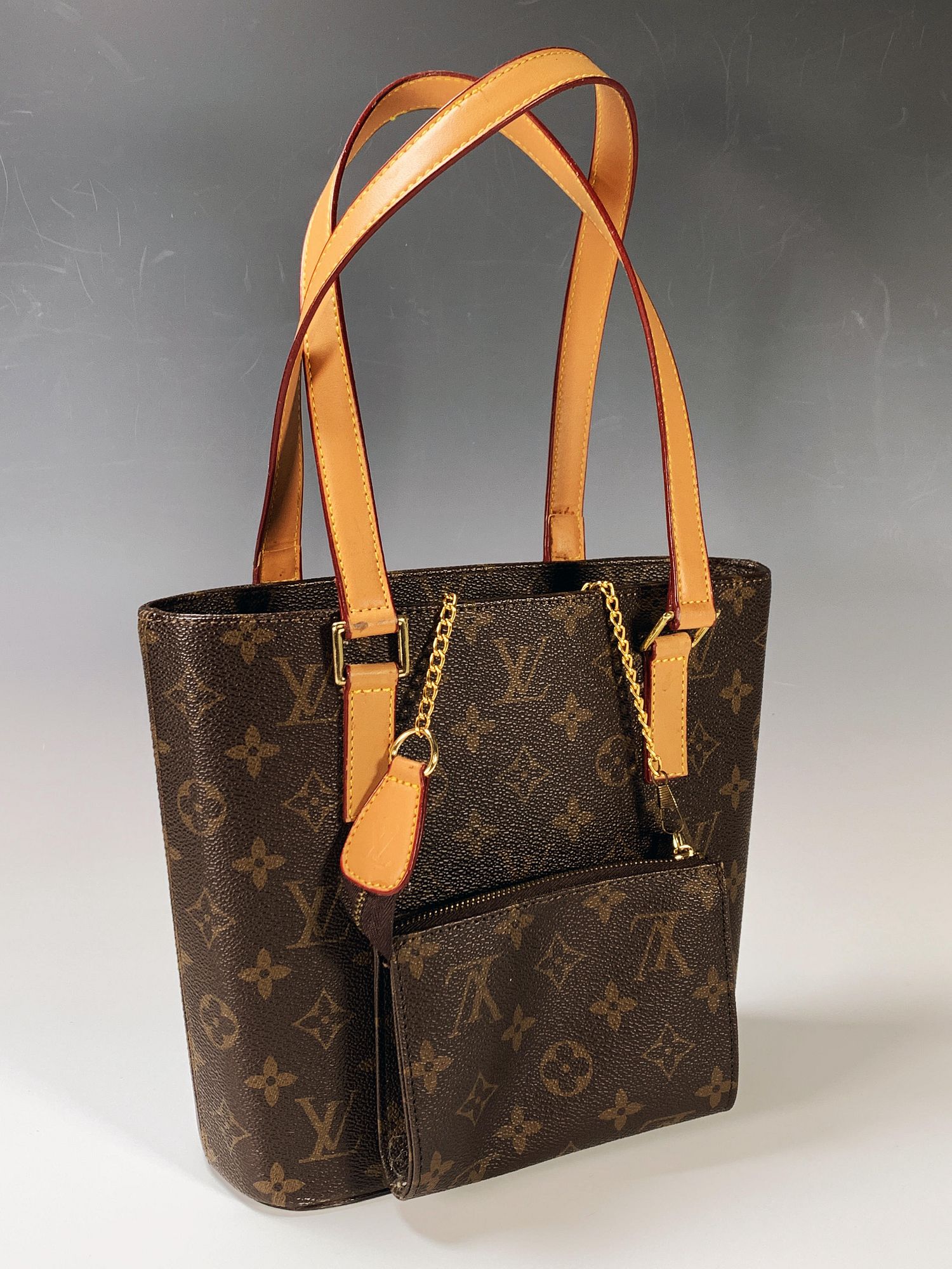 LOUIS VUITTON STYLE HANDBAG AND MATCHING COIN PURSE for sale at auction on  27th October
