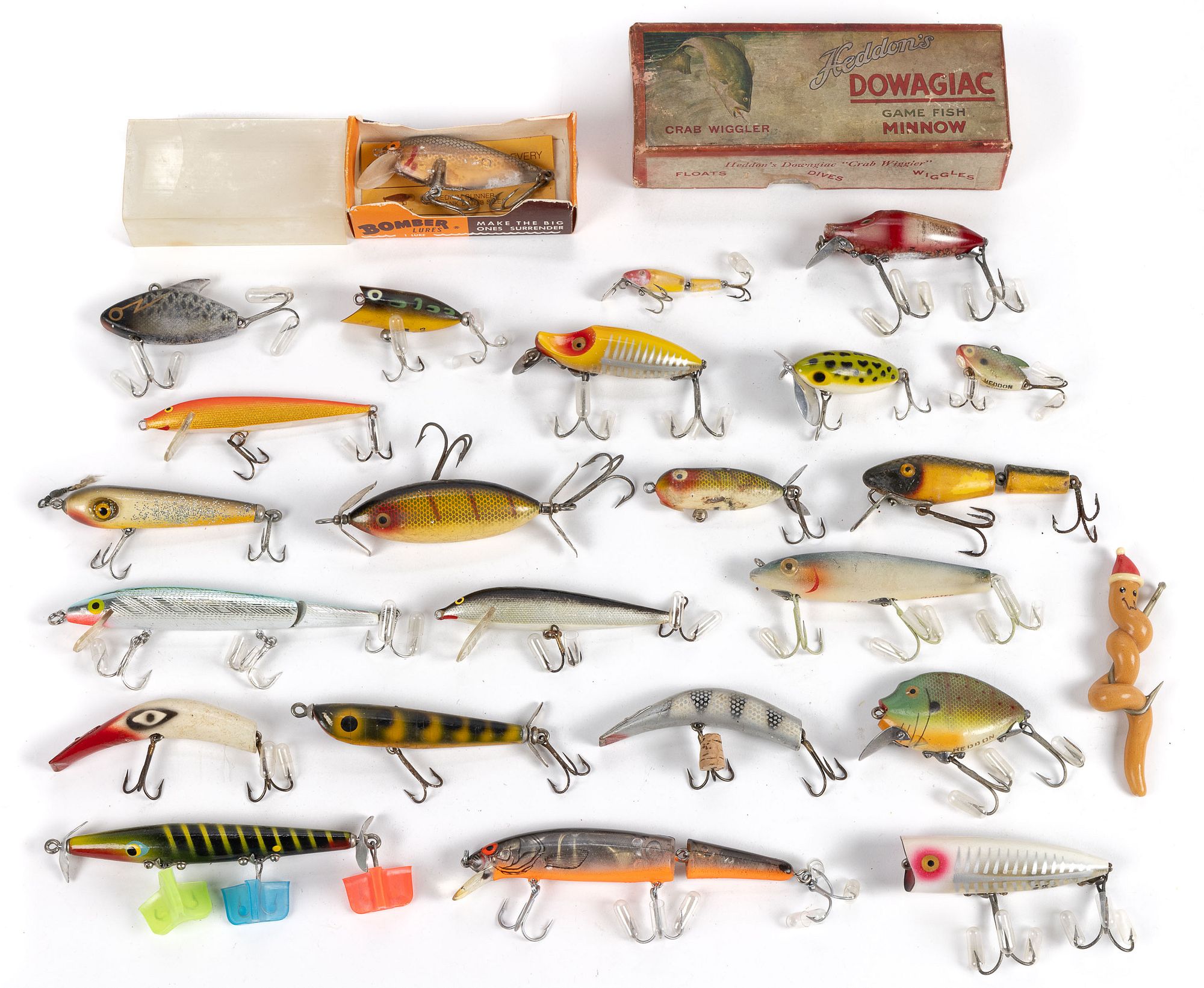 VINTAGE FISHING LURES, LOT OF 23 sold at auction on 10th February