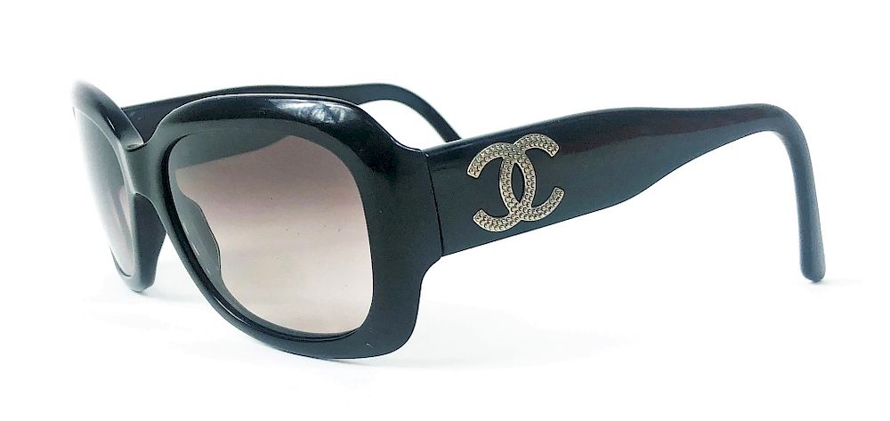 Chanel CC Logo 5102 Black Ladies Sunglasses sold at auction on 21st July |  Bidsquare