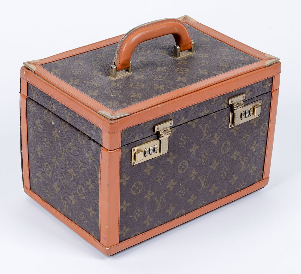 Sold at Auction: Louis Vuitton Vintage Monogram Jewelry Train Case