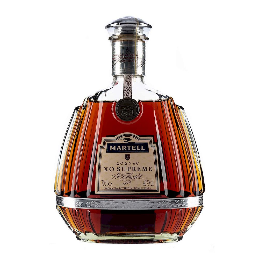 Martell. X.O. Supreme. Cognac. Francia. sold at auction on 11th
