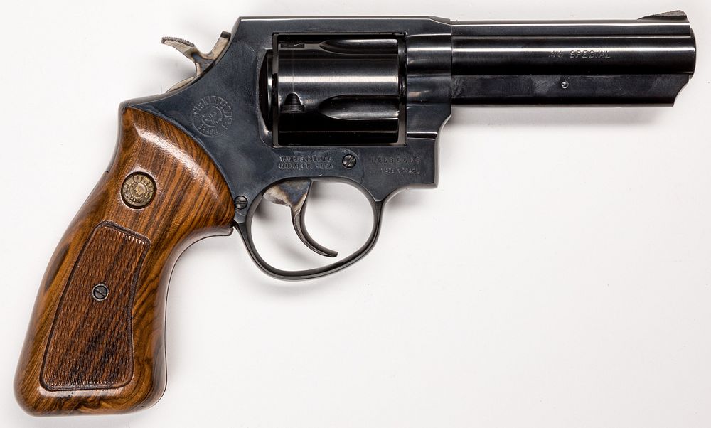 Brazilian Taurus model 431 double action revolver sold at auction on 25th  March | Bidsquare